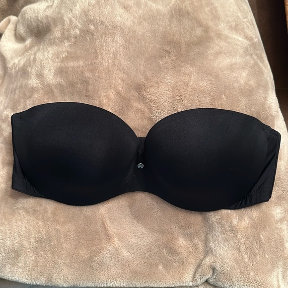 Victoria's Secret Other - Black strapless bra